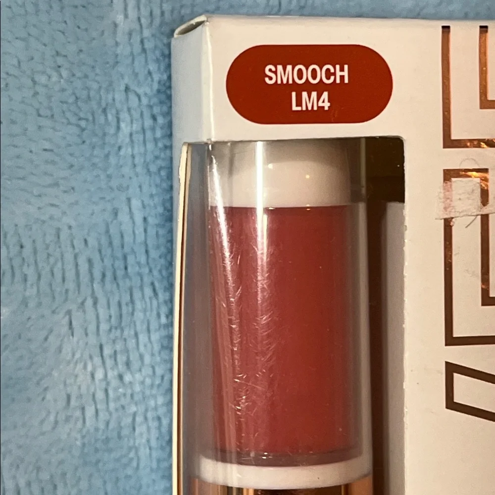 NEW Petal Pout Lip Mask - Smooch- from FLOWER Beauty